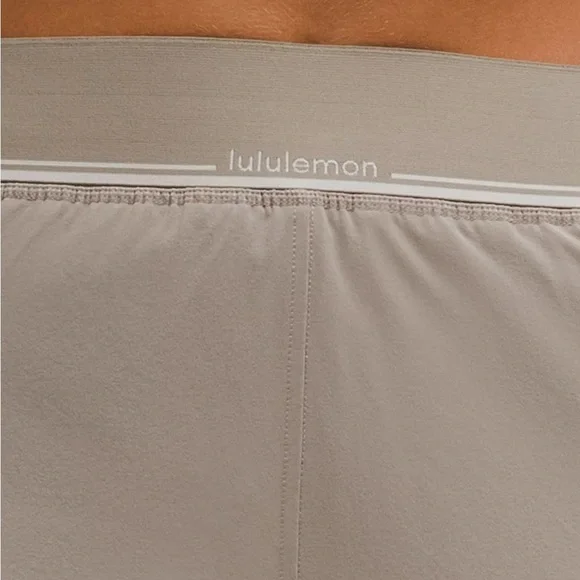 NWT LULULEMON - Swift Relaxed Short 9" Logo Waist - $78 - XL - Picture 6 of 11